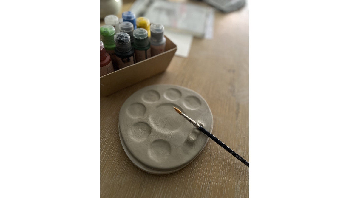 Plantilla descargable gratuita Paleta con soporte para pinceles